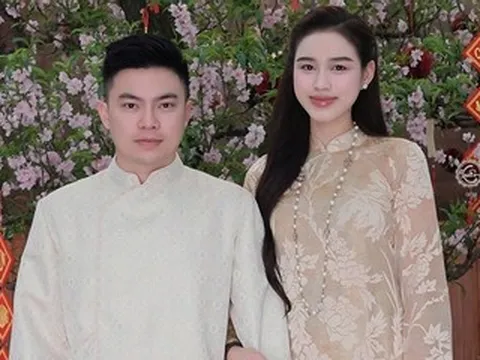 Hoa hậu Kỳ Duyên quấn quýt Đoàn Thiên Ân, Đỗ Thị Hà tình tứ bên chồng đại gia