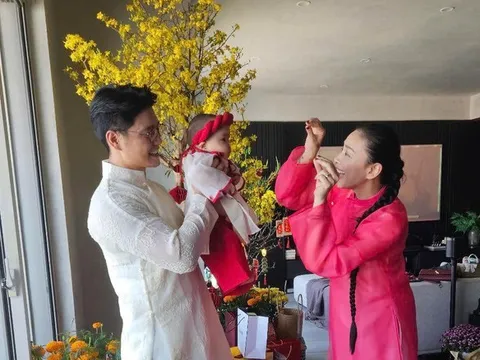 "Đả nữ" Ngô Thanh Vân lần đầu khoe ảnh rõ mặt con gái