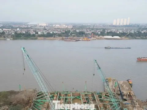 Hà Nội: Nhiều dự án giao thông công nhân 'cắm cờ, dựng trại' quyết tâm vượt tiến độ