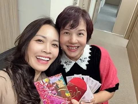 MC Diễm Quỳnh, Anh Tuấn VTV rộn ràng lì xì ngày đi làm đầu năm