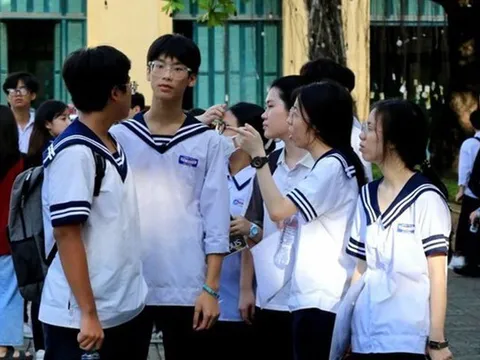 Bỏ 12 khu vực tuyển sinh lớp 10 ở Hà Nội, phụ huynh “nín thở” chờ phương án mới