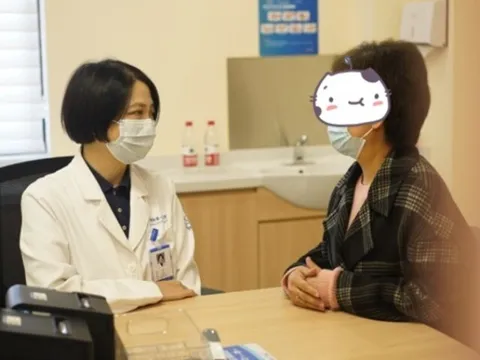 Con chưa yêu nhưng bầu ngực tiết ra sữa, mẹ nghẹn ngào khi nghe lời thú nhận của bé với bác sĩ