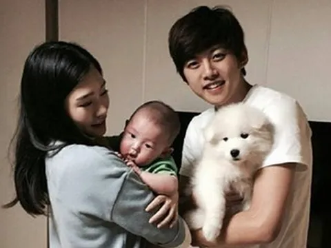 Bị tố ngoại tình, nam ca sĩ 32 tuổi khởi kiện vợ cũ