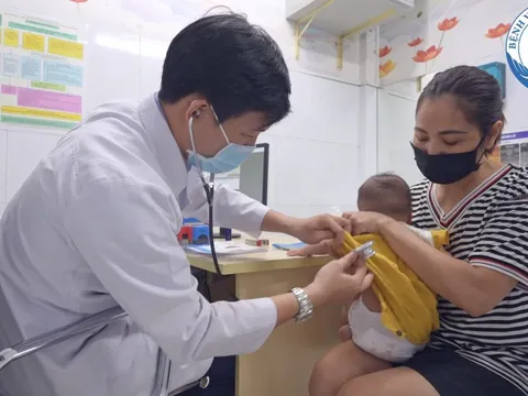 Bệnh viện Nhi đồng 1 triển khai uống vắc-xin Rotavin miễn phí từ năm 2026