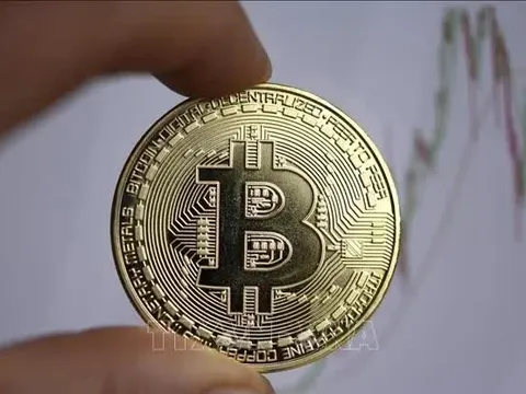 Bitcoin phục hồi nhẹ sau cú sốc