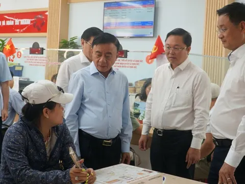 Thường trực Ban Bí thư Trần Cẩm Tú tiếp xúc cử tri Đà Nẵng