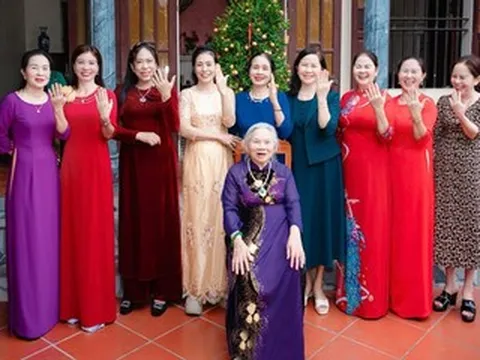 Sinh nhật tuổi 90, cụ bà ở Ninh Bình cầm hộp vàng tặng 5 con dâu, 4 con gái