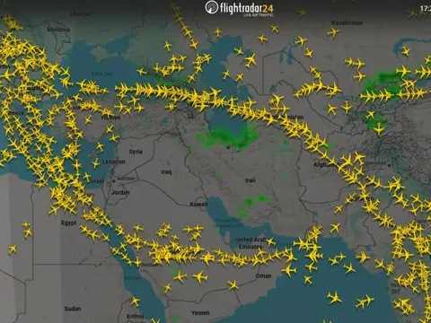 Khoảng trống mênh mông trên bầu trời Trung Đông
