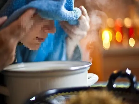 Trị cảm cúm theo cách "lạ đời", người phụ nữ bị hôn mê