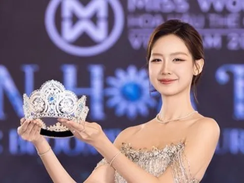 Hoa hậu Lê Nguyễn Bảo Ngọc xinh đẹp bên chiếc vương miện đính 3.368 viên đá quý