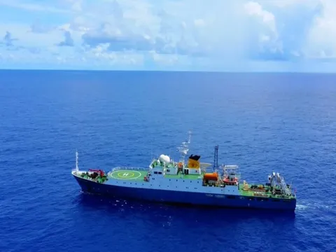 Phát hiện 10 tàu Trung Quốc chở thiết bị đặc biệt, hoạt động liên tục 24/7, thực hiện nhiệm vụ quan trọng