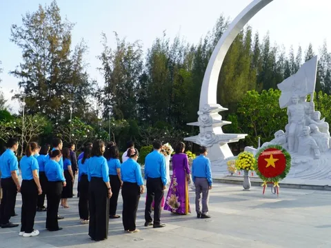 Tổ chức lễ viếng, dâng hương tưởng niệm tại Khu tưởng niệm Chiến sĩ Gạc Ma