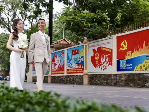 TPHCM rực rỡ cờ hoa trước ngày bầu cử