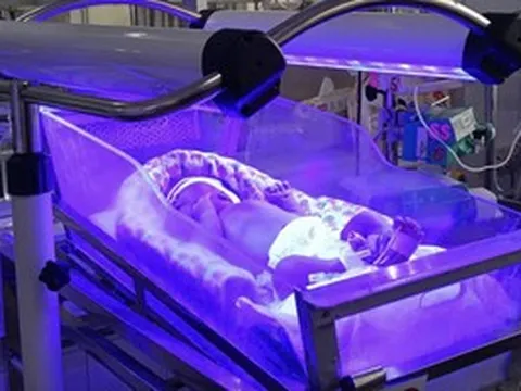 Cứu bé sơ sinh 30 giờ tuổi mang nhóm máu hiếm ở TPHCM