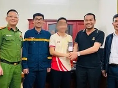 Cán bộ công an bất ngờ nhận được số tài khoản lạ chuyển tới nửa tỉ đồng