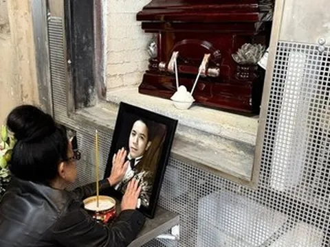 Khoảnh khắc đau lòng trong tang lễ của Kasim Hoàng Vũ