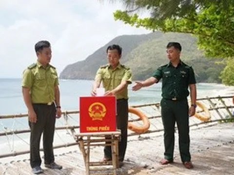 "Vượt sóng" đưa thùng phiếu đến từng cử tri