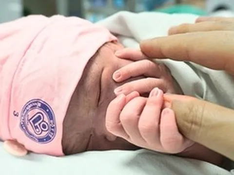 Đề xuất hỗ trợ tiền cho phụ nữ sinh 2 con trước 35 tuổi