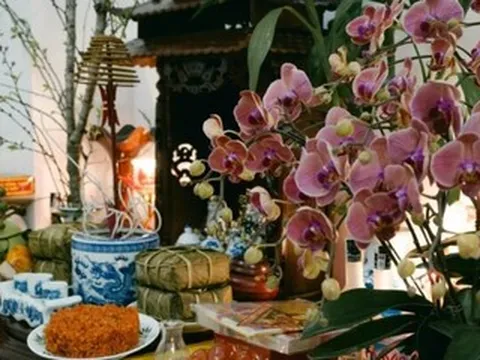 Văn khấn mùng 1 tháng 2 âm lịch năm Bính Ngọ 2026 theo truyền thống