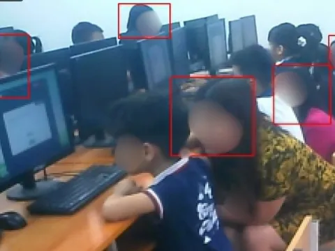 Giám thị gian lận nhắc bài thí sinh, phát tán đề thi VioEdu