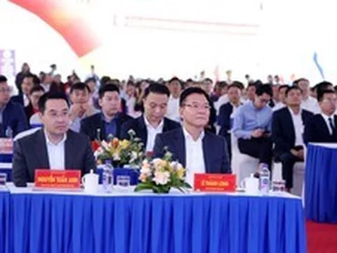 Phó Thủ tướng Lê Thành Long dự khởi công "ngôi nhà thứ 2" của học sinh vùng biên tỉnh Lào Cai