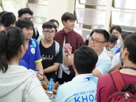 Tuyển thẳng đại học khối ngành sức khỏe có áp ngưỡng điểm sàn?