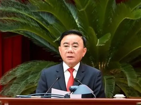 Bộ Chính trị: Nghiên cứu việc đánh giá hằng quý đối với cán bộ lãnh đạo, quản lý