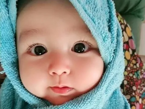 Bố đặt tên con là Nguyễn Văn Trứng vì nghĩ “có trứng có tiền”, nhân viên tư pháp sửa thành tên vừa hay vừa ý nghĩa