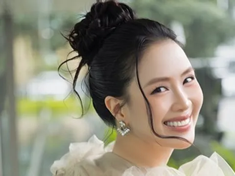 Hồng Diễm xinh đẹp ngút ngàn ở tuổi 43, hoa hậu Ý Nhi diện sexy bikini sexy