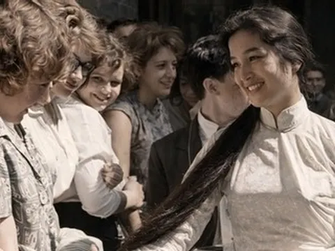 NSND Trà Giang đẹp mê đắm thủa thanh xuân, MC Lại Văn Sâm trở lại trên VTV3