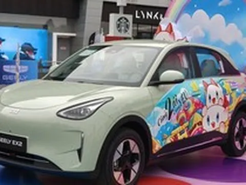 SUV hybrid kỷ lục 1.800km và "xe điện quốc dân" giá 459 triệu đồng ra mắt Việt Nam