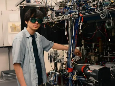 'Thiên tài' vật lý lượng tử 30 tuổi rời châu Âu về Trung Quốc