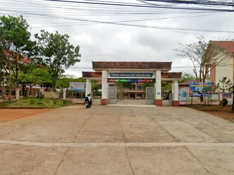 Giáo viên bị phát tán ảnh nhạy cảm, trường đề nghị công an vào cuộc