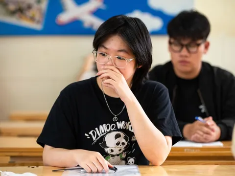 Khảo sát lớp 12 Hà Nội: Điểm Toán chủ yếu 3-5, điểm Địa lý thấp nhất