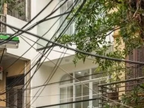 Những 'đường cong mềm mại' tạo dấu ấn cho nhà mặt ngõ