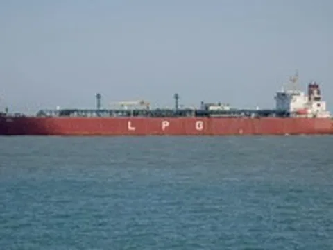 Nền kinh tế 4.000 tỷ USD lần đầu mua dầu, khí đốt Iran sau 7 năm – 1 mũi tên trúng 2 đích nhưng vẫn phải ‘nhìn mặt Mỹ nói chuyện’