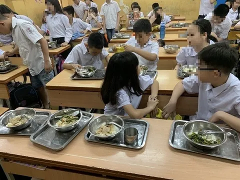 Phụ huynh Hà Nội lo lắng sau vụ 300 tấn thịt lợn bệnh tuồn vào trường