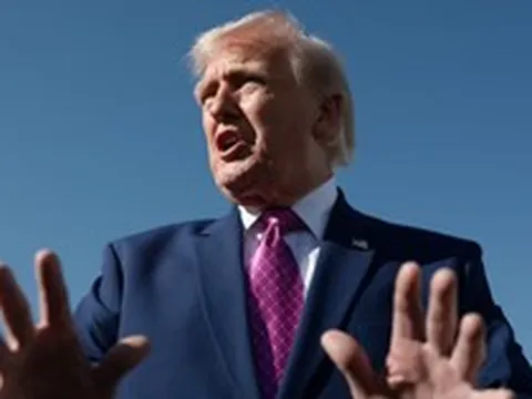 Tổng thống Trump: Eo biển Hormuz sẽ mở lại 'trong thời gian rất sớm'