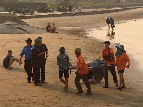 Lao vào dòng nước xoáy, nam sinh lớp 10 cứu hai người thoát nạn