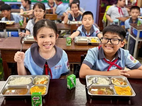 Nhiều trường tiểu học ở Huế kiểm soát chặt nguồn gốc thực phẩm vào bữa ăn bán trú