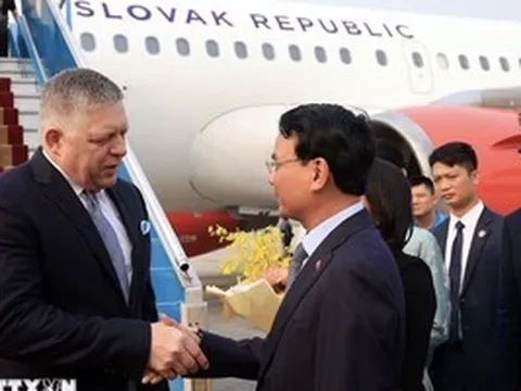 Thủ tướng Slovakia đến Hà Nội, bắt đầu thăm chính thức Việt Nam