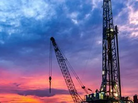 Khoan thẳng xuống lòng đất, phát hiện mỏ dầu khí trữ lượng lên tới 380 triệu thùng tại Trung Đông