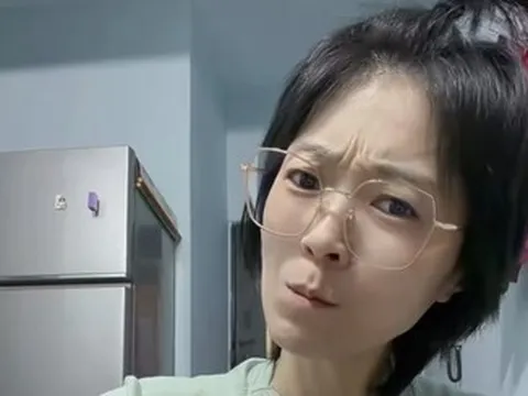 Bị fan cuồng quấy rối, nữ ca sĩ 40 tuổi sụt cân nghiêm trọng