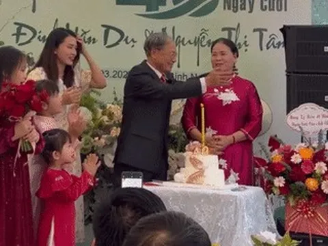 Chàng rể Bắc Ninh dựng rạp, làm 'đám cưới lần 2' cho bố mẹ vợ, hàng xóm khen ngợi