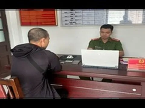 Tài khoản có khoản thu 1,8 tỷ đồng nhưng chỉ nộp thuế 5%: Công an yêu cầu người đàn ông 49 tuổi lên làm việc