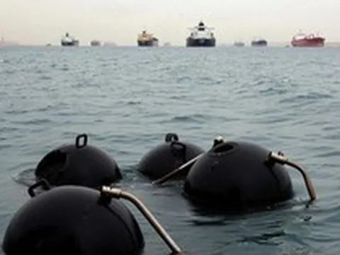 Ông Trump: Iran đang gỡ toàn bộ thủy lôi tại Hormuz 'dưới sự hỗ trợ của Mỹ'