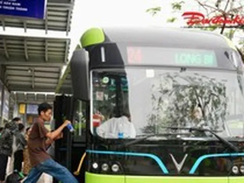 Hà Nội bổ sung 53 xe buýt điện, nâng chất lượng phục vụ trên 3 tuyến