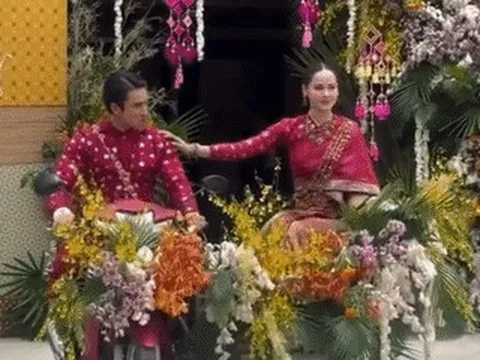 Tài tử vạn người mê gây sốt với màn rước dâu bằng xe máy kéo