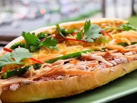 Bộ Y tế vào cuộc vụ hơn 20 người nghi ngộ độc bánh mì