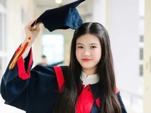 Những đêm mất điện thắp nến học bài của nữ sinh top 1% SAT thế giới